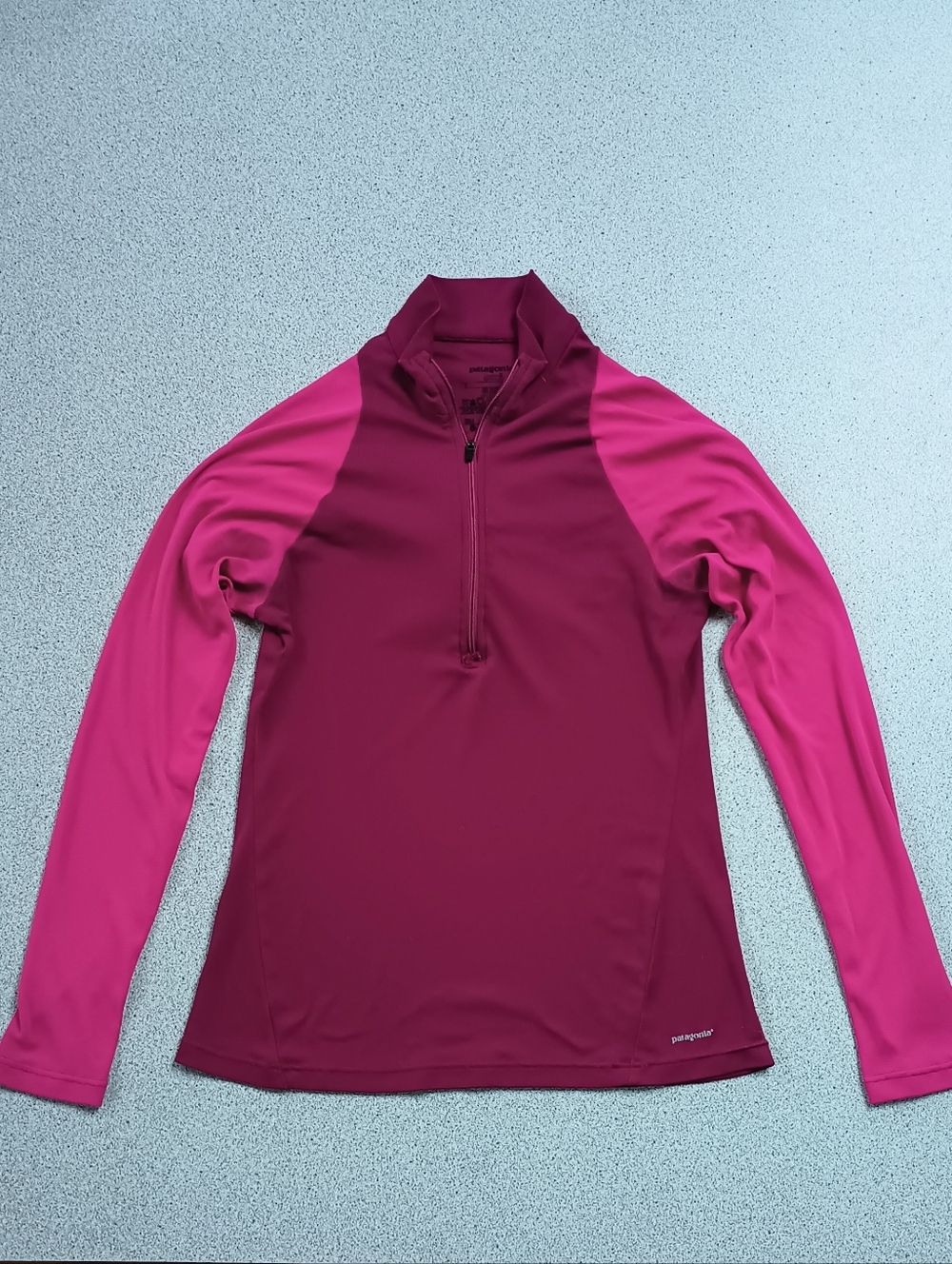 Patagonia Two-Tone Berry and Hot Pink Quarter-Zip Pullover (Small)